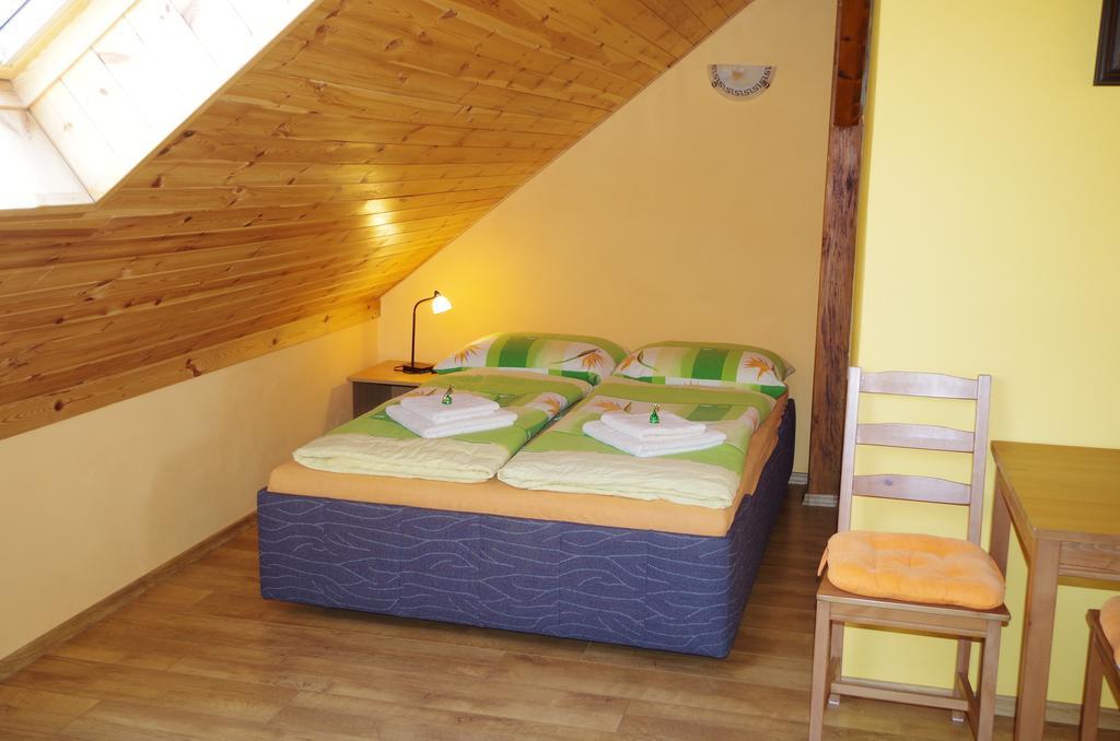 Apartment Ubytovani A Slunicko