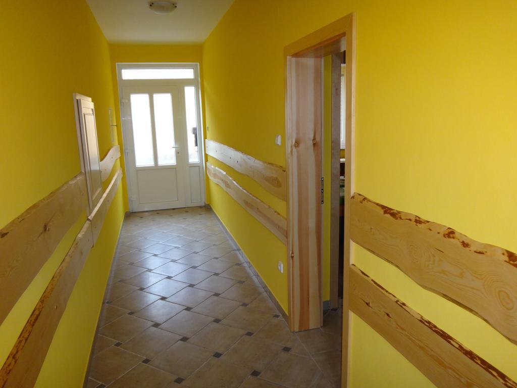 Apartment Ubytovani A Slunicko